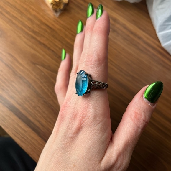 Vintage HUGE Blue Topaz and 925 Sterling Silver Ring, Boho Chunky Cocktail - Picture 4 of 12